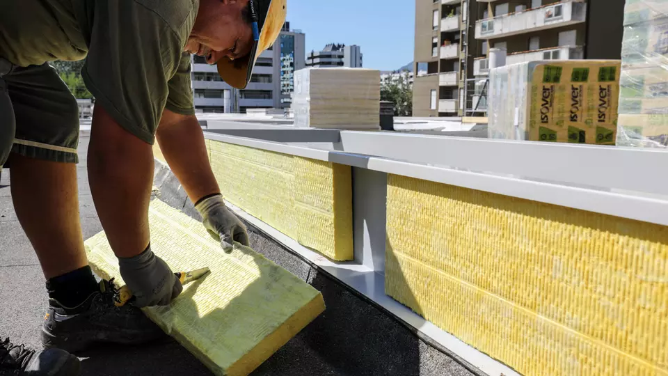 Rifacimento di due di tre porzioni di un capannone ad uso commerciale - 2
