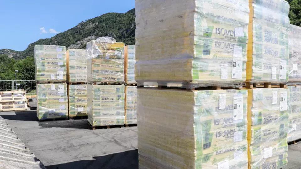 Rifacimento di due di tre porzioni di un capannone ad uso commerciale - 5