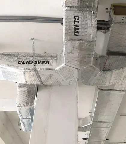 Condotti CLIMAVER per palazzina uffici a Genova - 1